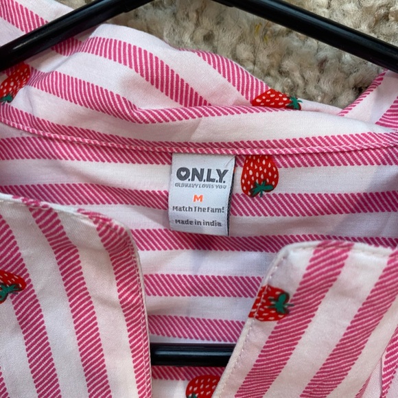 Strawberry pattern button up - Picture 3 of 3